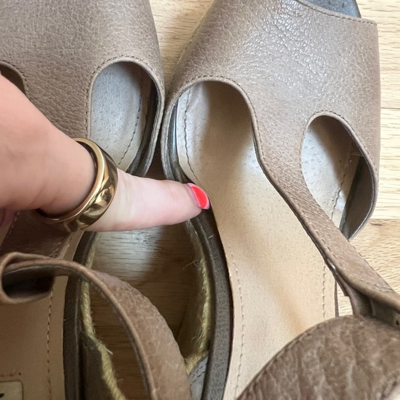 Steve Madden Wade Espadrille Wedge Size 8.5 Taupe Leather Upper Rattan Heels - Picture 8 of 9